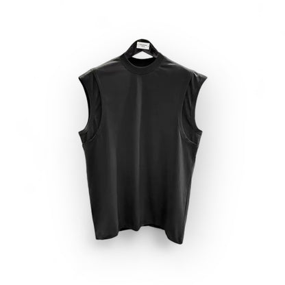 Sleeveless T-shirt